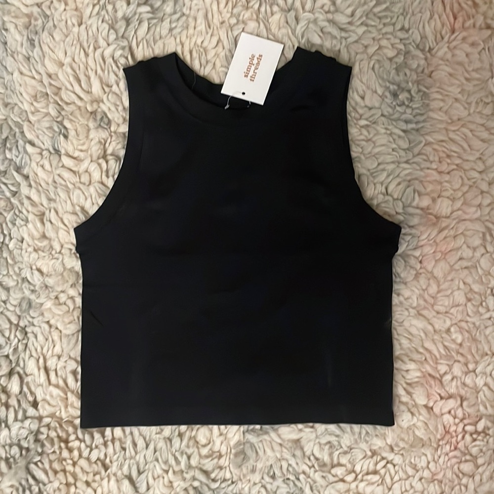 Black Cropped Tank 🖤